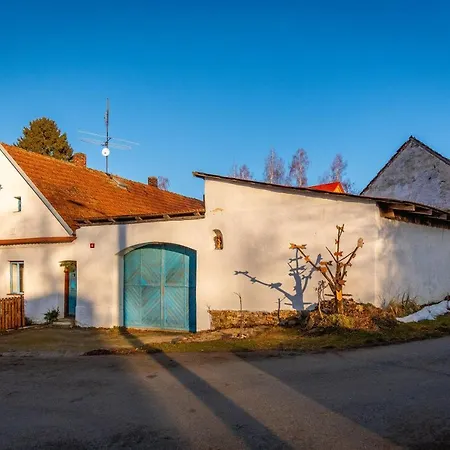 Statek Hrachovice U Tabora Dolni Hrachovice